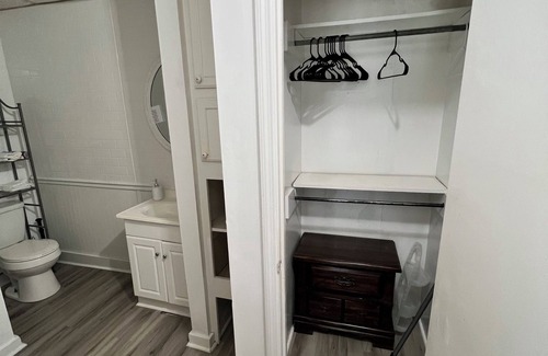 Downtown Apartment | Studio in the heart of Columbia
