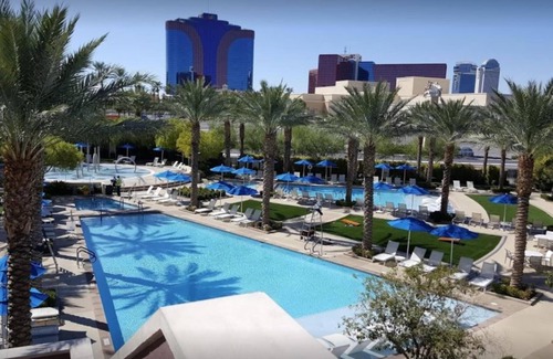 Las Vegas Apartment | Studio in Vegas! with a Shuttle to the Strip and Parking!
