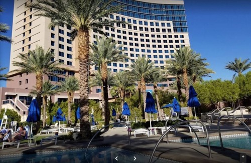 Las Vegas Apartment | Studio in Vegas! with a Shuttle to the Strip and Parking!