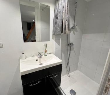 Joinville-le-Pont Apartment | Studio indépendant plein pied avec mezzanine