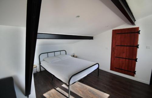 Meze Apartment | Studio industriel à 50 m de la plage et du port