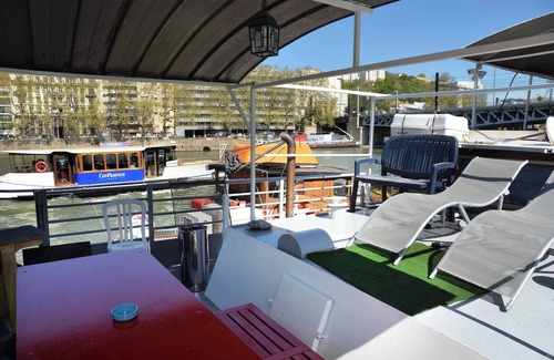 2nd Arrondissement Apartment | Studio insolite sur Péniche, Le Carre, au coeur De Lyon