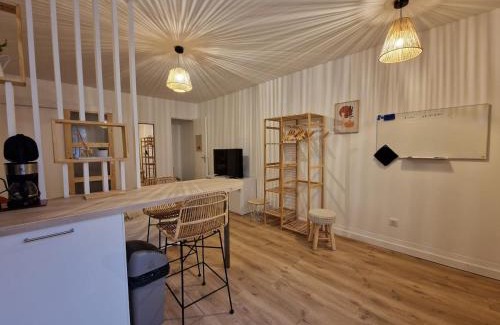 Saint-Fons Apartment | Studio Intime & Chaleureux - Terrasse privative - Lyon Sud