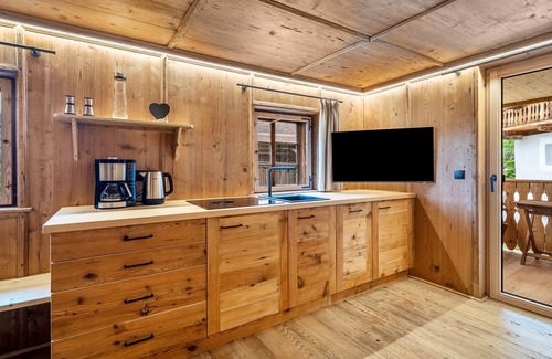 San Martino in Passiria Apartment | Studio Apartment "Lanthalerhof" with Mountain View, Balcony & Wi-Fi