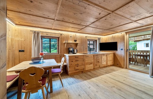 San Martino in Passiria Apartment | Studio Apartment "Lanthalerhof" with Mountain View, Balcony & Wi-Fi