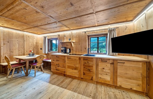 San Martino in Passiria Apartment | Studio Apartment "Lanthalerhof" with Mountain View, Balcony & Wi-Fi