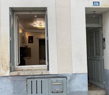 Montargis Apartment | Studio Jacuzzi in Montargis centre