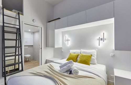 Montparnasse Apartment | Studio Jardin du Luxembourg by Studio prestige