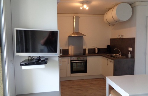Le Penon Apartment | Studio just a stone's throw from the ocean - private parking