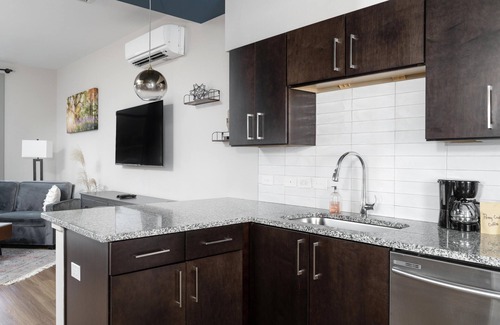 Asheville Apartment | Studio King Suite with Kitchen | 302