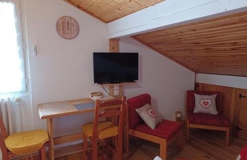La Maurienne Apartment | STUDIO L'ISERAN, et GARAGE pour motos et vélos, gare à 800m