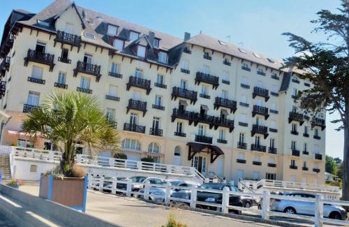 Donville-les-Bains Apartment | Studio~ Les pieds dans l'eau 2~