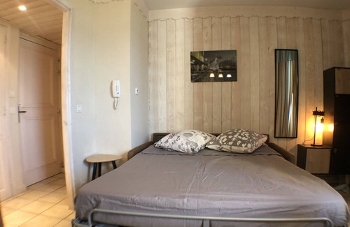 Duingt Apartment | Studio les Pieds Dans L'eau