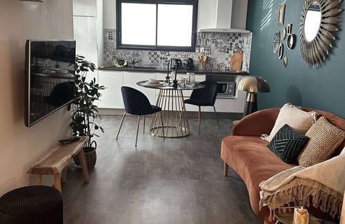 Gaillac Apartment | Studio « Linstant Présent » Balnéothérapie
