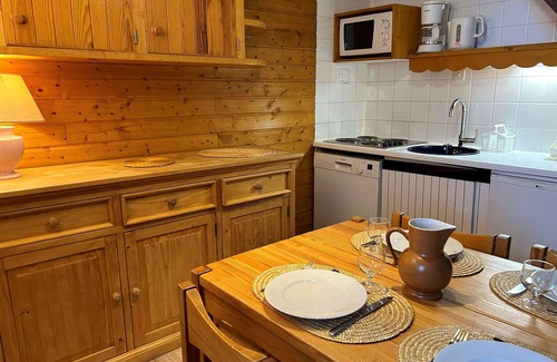 Meribel Centre Apartment | Studio Loft for 4 in Central Méribel, Near Shops and Ski Slopes, Pet-Friendly