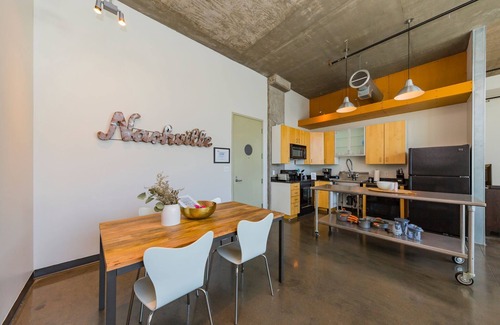 The Gulch Apartment | Studio Loft in Downtown Nashville!