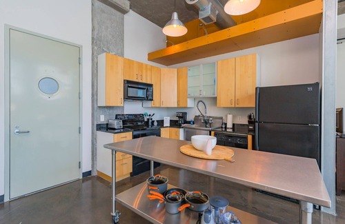 The Gulch Apartment | Studio Loft in Downtown Nashville!