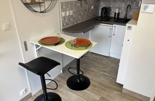 Luc-sur-Mer Apartment | STUDIO LUC SUR MER Plage du DDAY