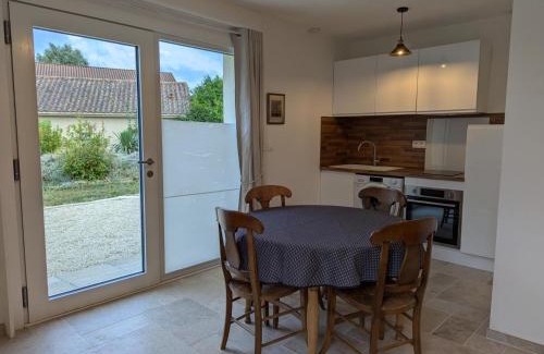 Baignes-Sainte-Radegonde Apartment | Studio moderne avec WiFi et parking à Baignes - FR-1-653-270