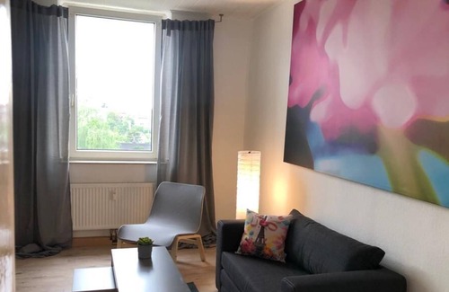 Moersenbroich Apartment | studio m - Sunny fully furnished 3 bedroom apartment in Düsseldorf