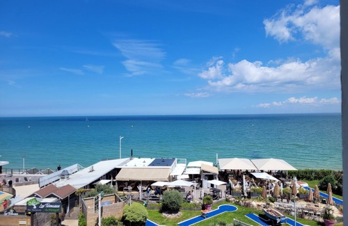 Normandy Landing Beaches Apartment | Studio, magnificent sea view