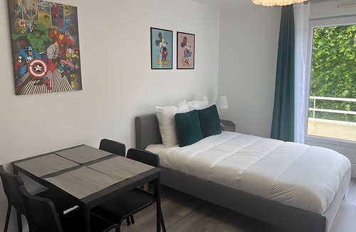 Esbly Apartment | STUDIO MARVEL NEXT TO DISNEYLAND