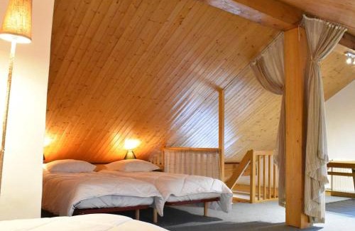 Meribel Apartment | Studio mezzanine 5 pers. à Méribel, 100m des pistes, proche commerces - Balcon, parking, casier à skis - FR-1-180-366
