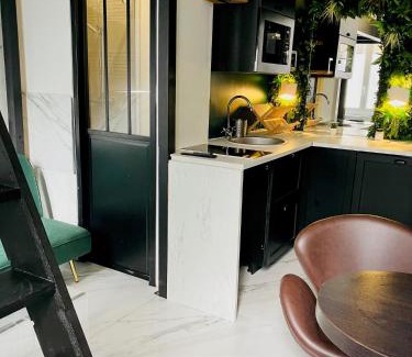 Gare-Jouvenet Apartment | Studio Mezzanine