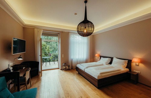 Weststadt House | Studio mit Balkon und Eigener Voll Ausgestatteter Kochnische