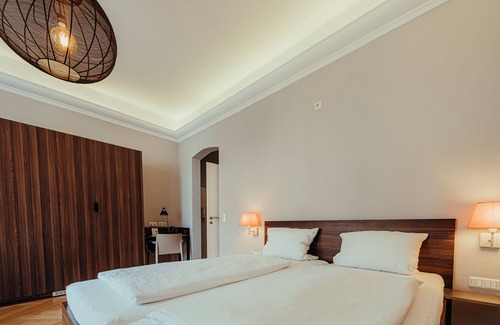 Weststadt House | Studio mit Balkon und Eigener Voll Ausgestatteter Kochnische