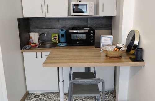Saint-Brieuc Apartment | Studio near station & center, parking, ground floor