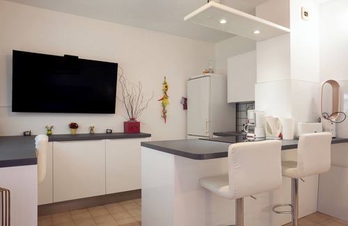 Le Pradet Apartment | Studio "Near the Beaches" with Private Loggia and Wi-Fi