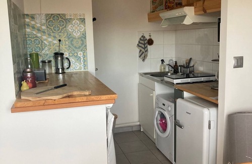 Vieux Malakoff Apartment | Studio near train station and Jardin des Plantes, in a quiet location