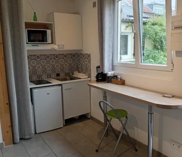 Sainte-Anne - Faubourg Noyon Apartment | Studio neuf avec jardin partagé