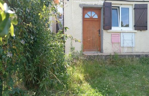 Sainte-Anne - Faubourg Noyon Apartment | Studio neuf avec jardin partagé