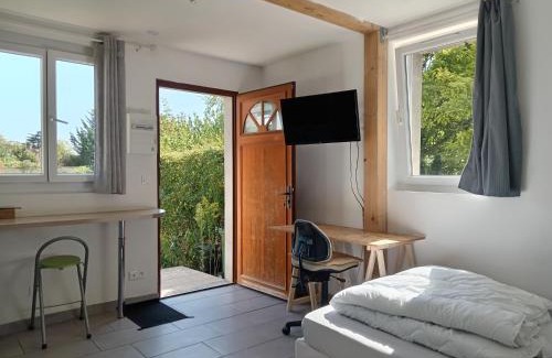 Sainte-Anne - Faubourg Noyon Apartment | Studio neuf avec jardin partagé