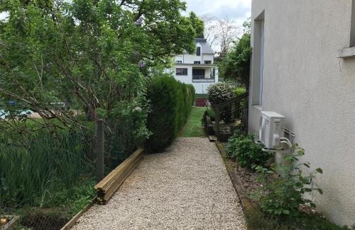 Brive-la-Gaillarde House | Studio neuf de 24m²
