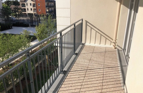 Le Blanc-Mesnil Apartment | Studio Neuf Terrasse Calme Commerces RER B