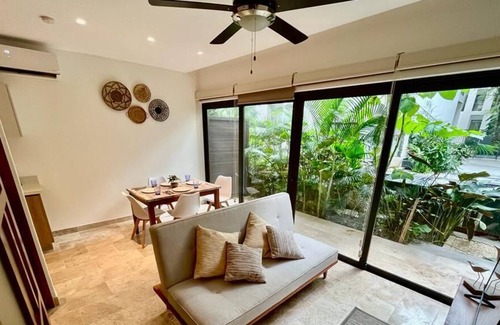 12th Street Condo | Studio next to 5a avenida