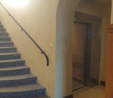 Beziers City Centre Apartment | Studio Non Fumeur 38m2 calme, confort, ascenseur
