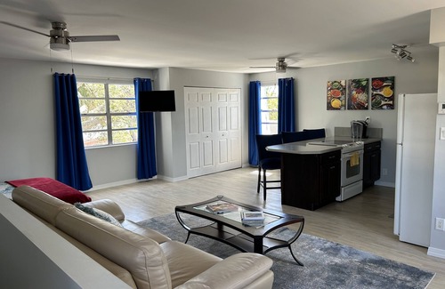 Lake Park Apartment | Studio on a second floor with huge private back yard