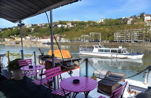 2nd Arrondissement Apartment | Studio on Barge, Le Cormoran, Edge of the Saône in Lyon