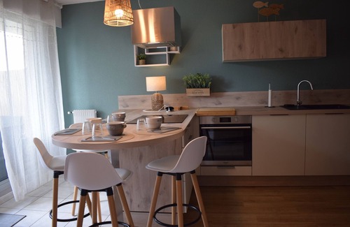 Saint-Palais-sur-Mer Apartment | Studio on the seafront, 20 metres from the beach, completely renovated and fully equipped