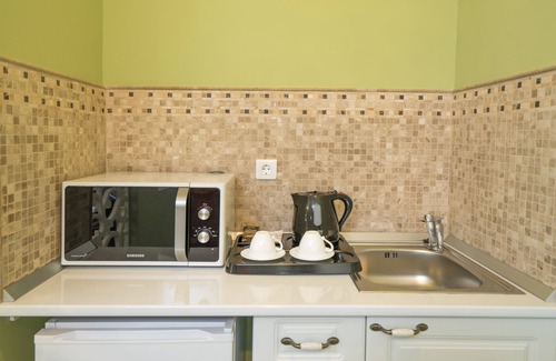 Militari Hotel | Studio One Accommodation Suites