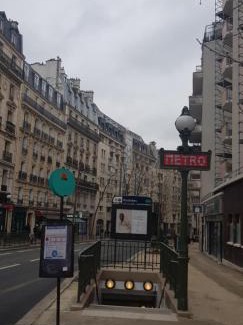 Combat Apartment | Studio Paris buttes Chaumont