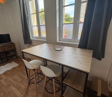 Mayenne Apartment | Studio Pensée - Proche centre ville