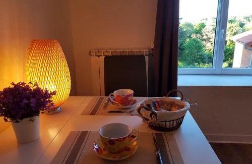 Saint-Genes-Champanelle House | Studio proche Chaine des Puys, SDB privée, kitchenette