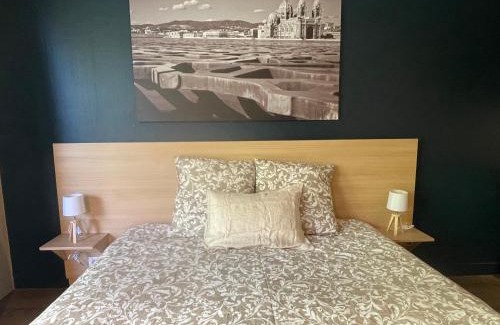 La Plage Apartment | STUDIO PRADO PLAGE PISCINE TERRASSE