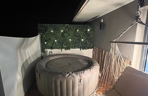Lattes Apartment | Studio Pres D'arenes Jacuzzi