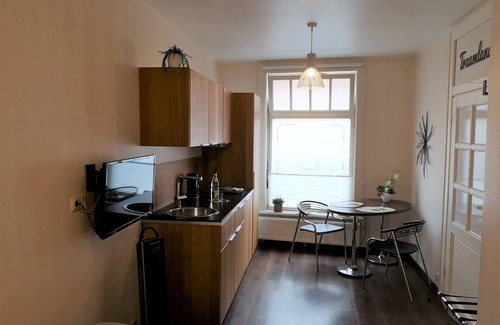 Erfurt Old Town Apartment | Studio-Private Bathroom